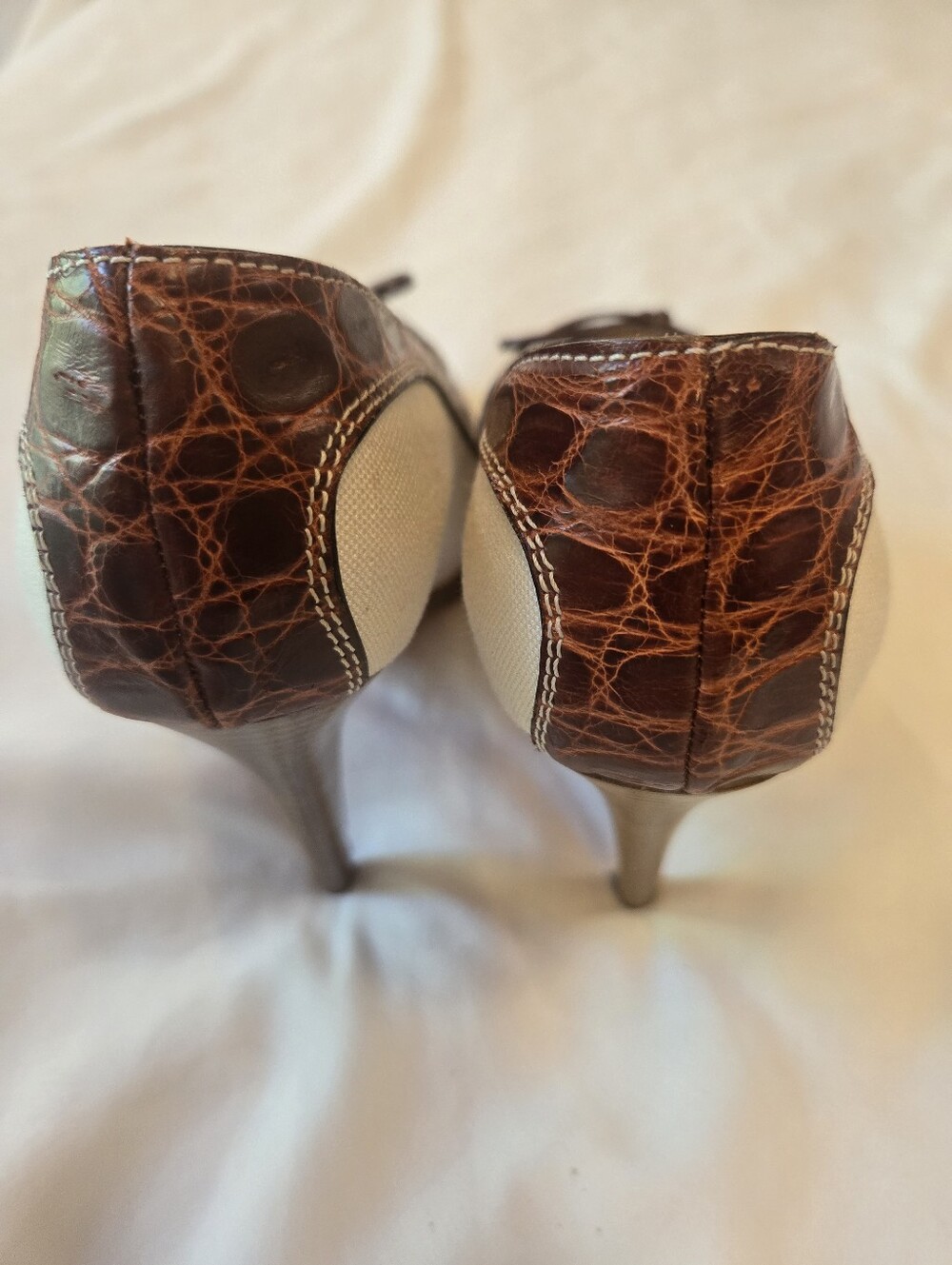 ⭐Auth Christian Louboutin Brown & Cream Leather Lace-Up Pumps 36.5 - Picture 10 of 16